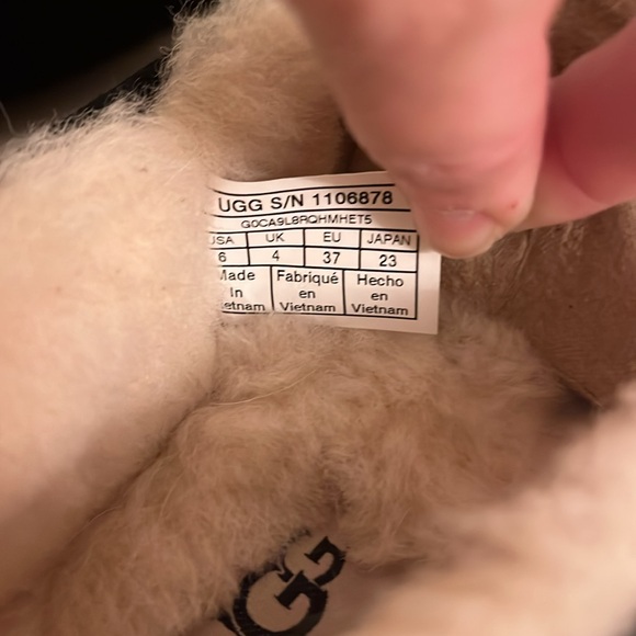 UGG Slippers W Ansley Size 6 New in Box! - Picture 4 of 5